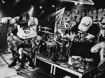 Artists | WAR Records