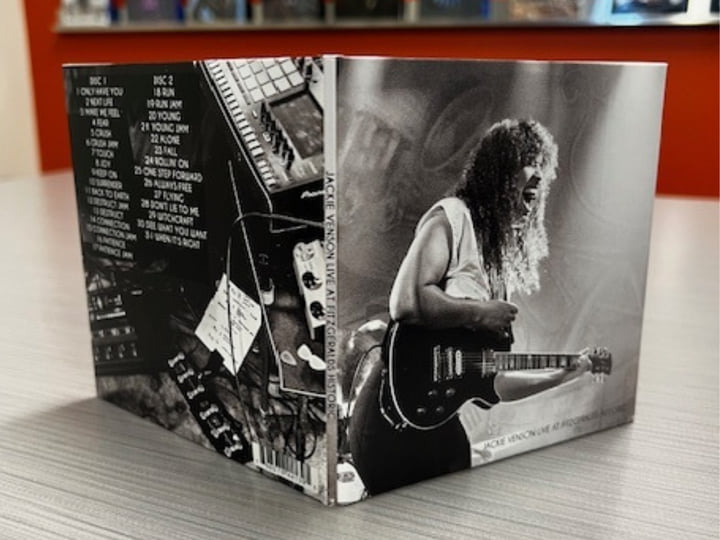 ミュージック liveDVD Alcatrazz - Live in Japan 1984 - Complete Edition - Amazon.com Music