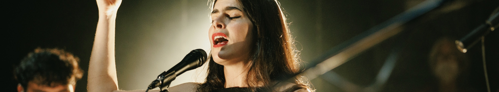 Camila Ferrari — Photo