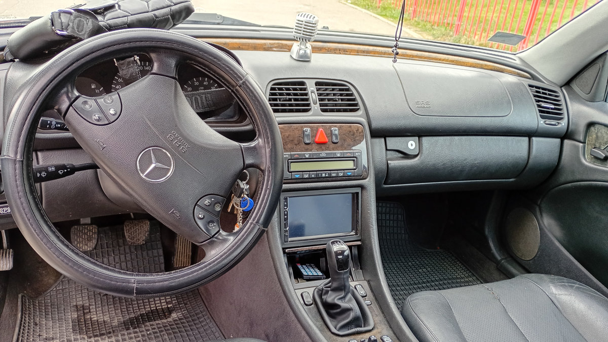 Mercedes Benz CLK C208 1997 grand tourer photo detail