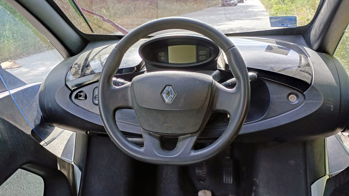 Renault Twizy 2012 electric microcar quadricycle photo detail