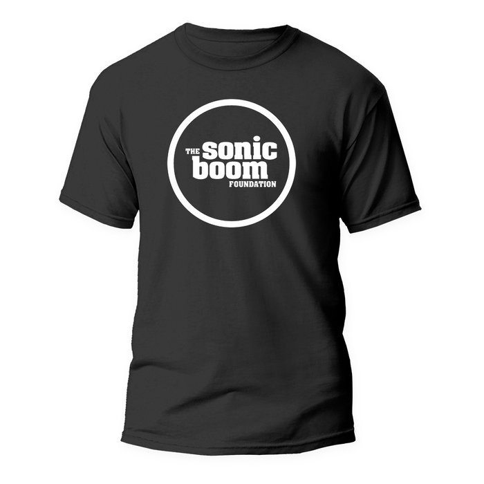 The famous, black cult ‘Logo’ T-shirt