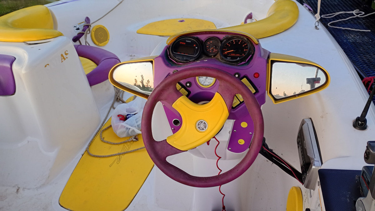 Yamaha Exciter 1995 jet boat photo detail