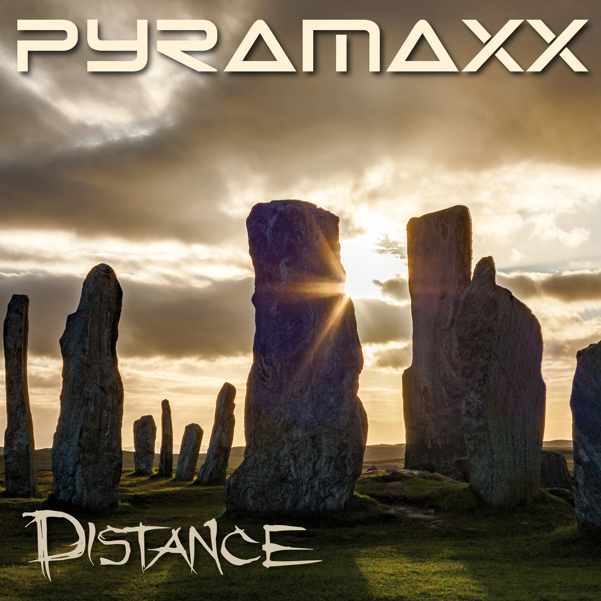 Distance | Pyramaxx