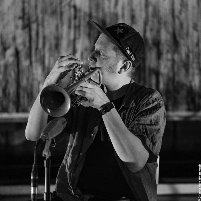 Solo at Kappelle am Urban
von Brad Henkel