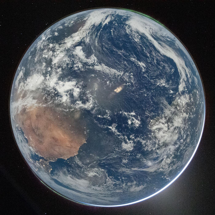 Earth from Integrity | sygmetria