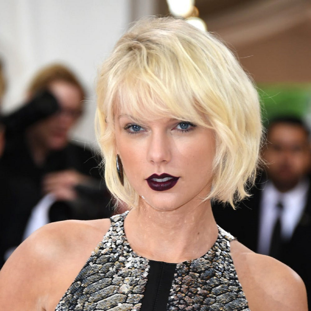 Blonde Hair And Black Lipstick Hnw Swift