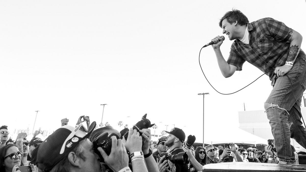 Hollywood Undead Christmas In Hollywood Instrumental Songs Reeajasin