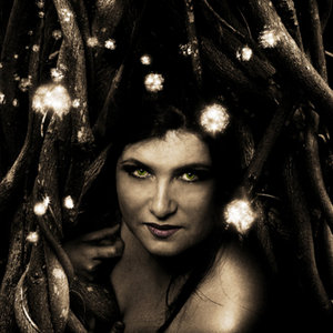 Living Like GarboCaroline Spence (Crimson Star) cover