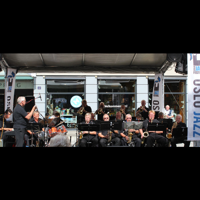 Live at Ski Rådhus | Stua 17 Big Band