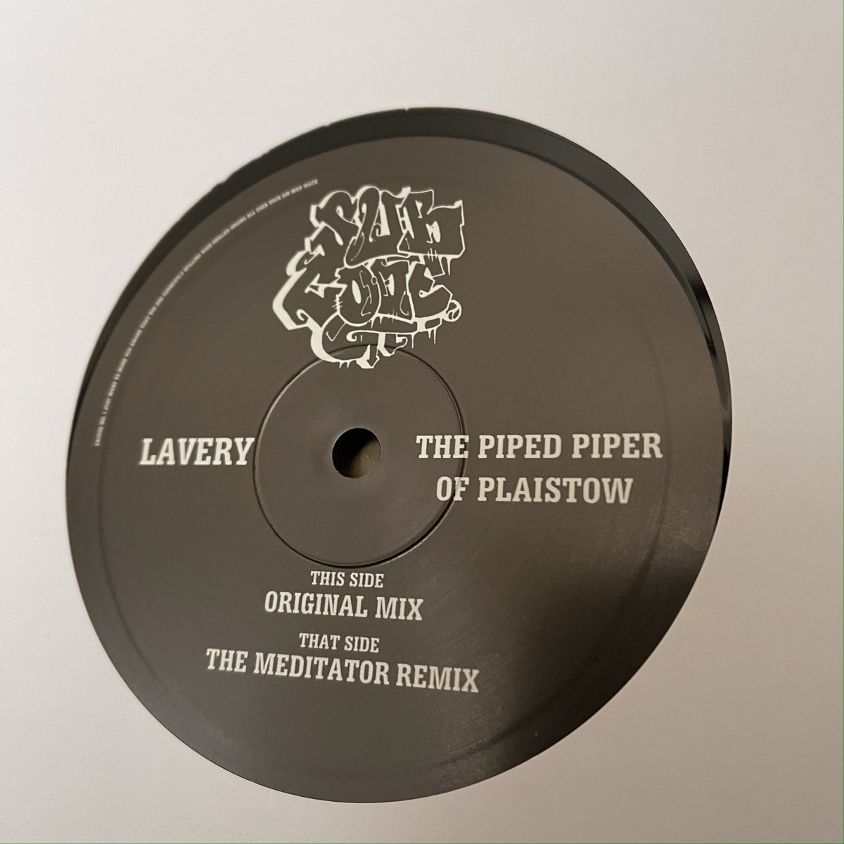 SCR016 Lavery - The Piped Piper Of Plaistow (Incl The Meditator Remix) 10'' (Incl 210 x 210mm signed insert)