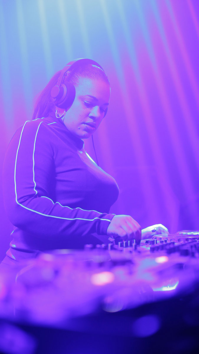 Doo Dat 25 | Paris Cesvette
