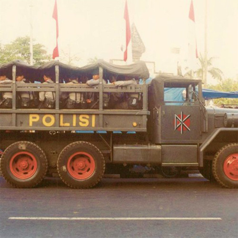 Dead Kennedys Police Truck Helliost