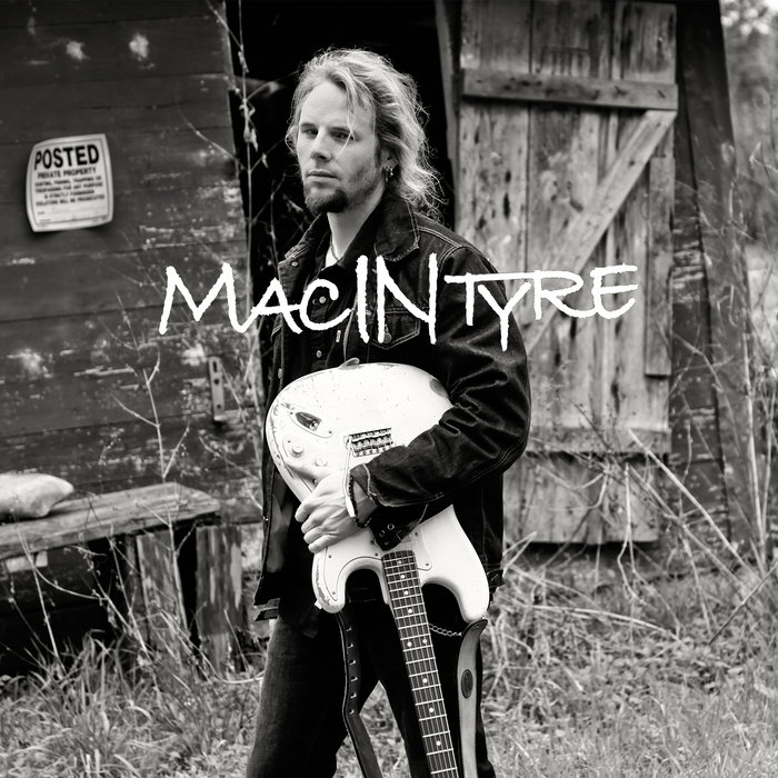 Live At The Moontower | Andy Macintyre