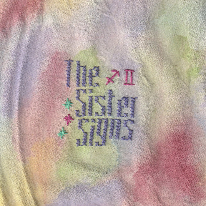 The Sister Signs — Photo
