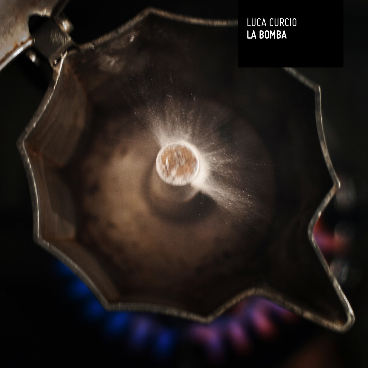 La BOMBA — Luca Curcio