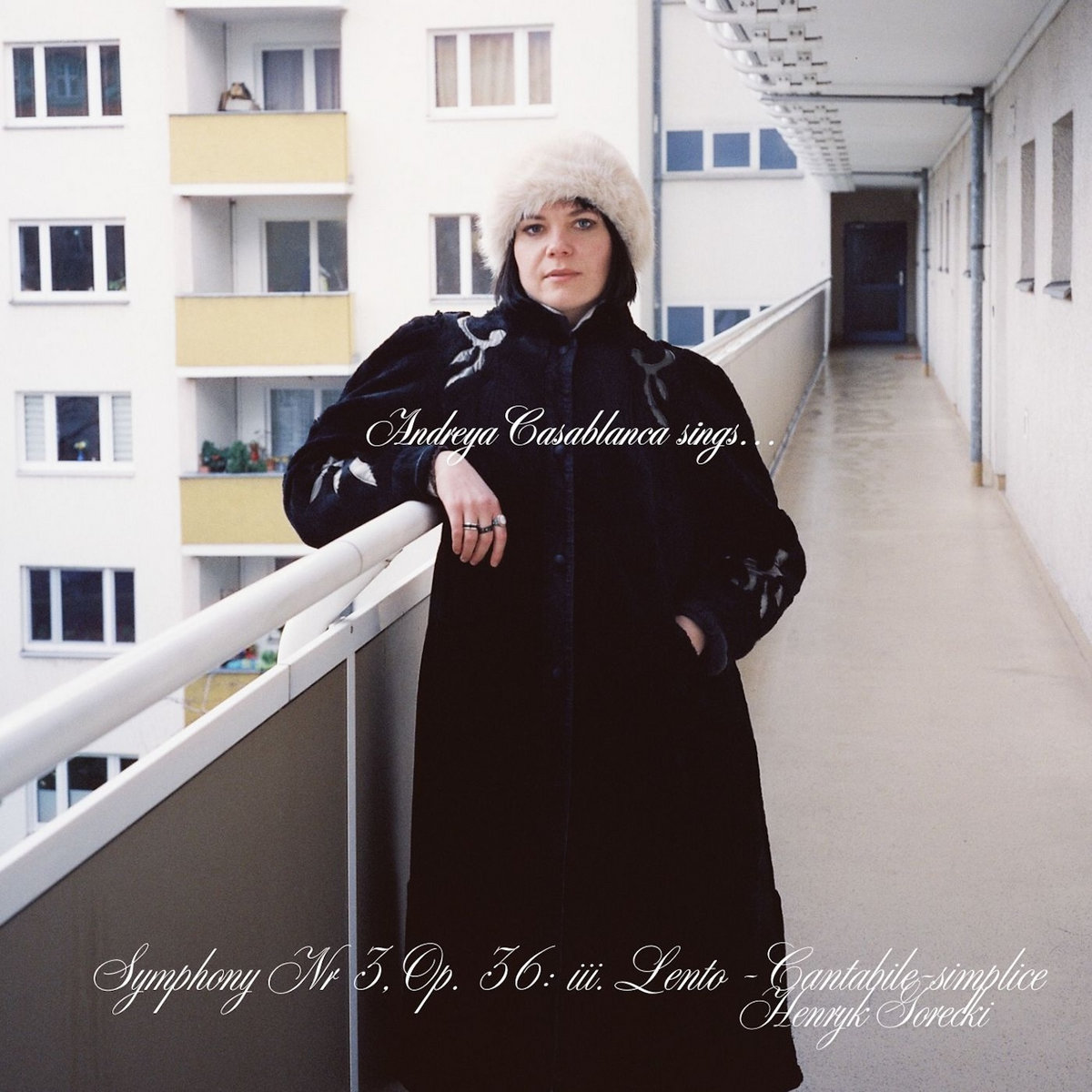 Andreya Casablanca sings