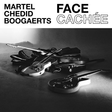 Face Cachée main photo