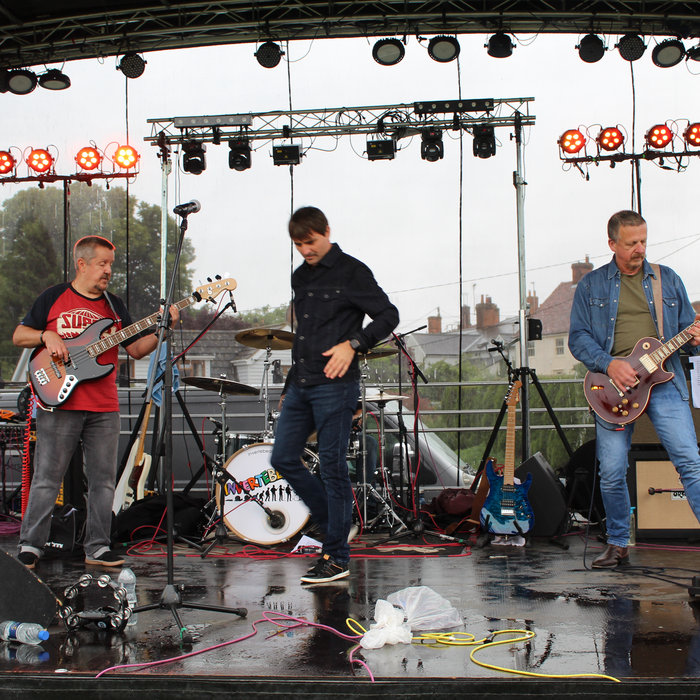 Live at The Drum Inn Part 1 Invertebeats