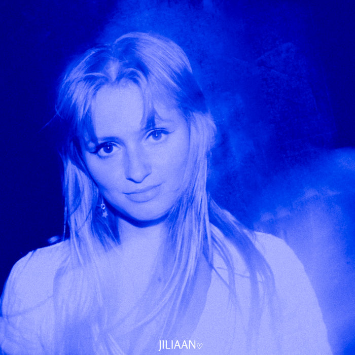 Pochette de In the dark, what is there to do but sing? par JILIAAN