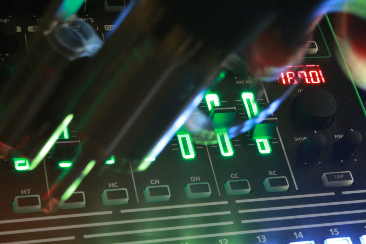 This Drum Machine Kills Fascists Rumchug