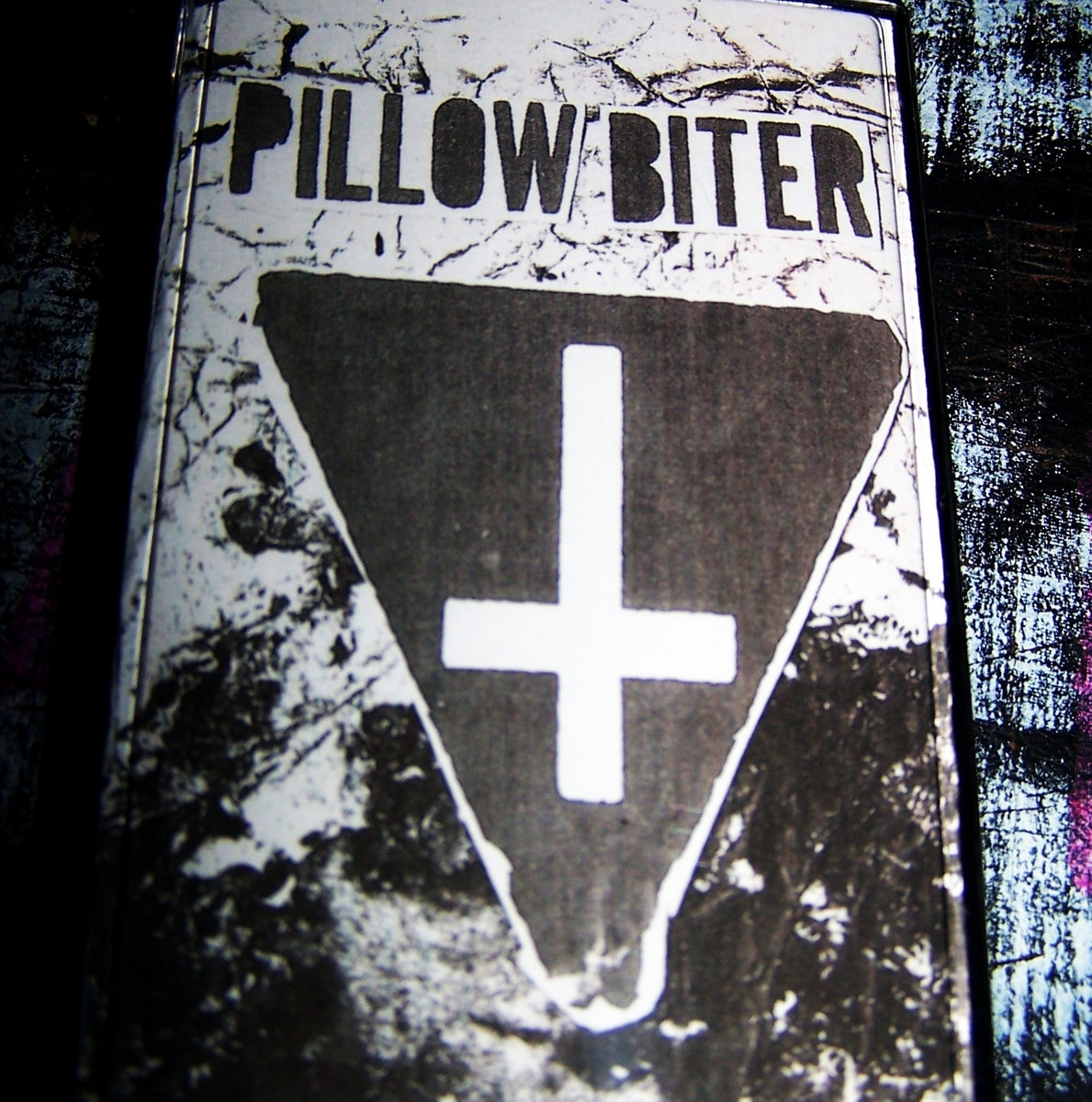 Demo '12 Pillow Biter