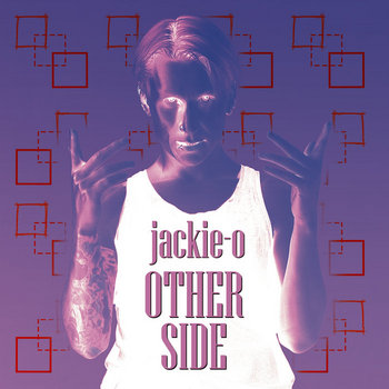 Нәзік аяқтарын жалаңыз