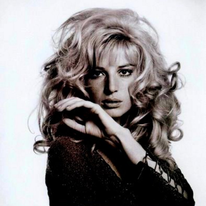 Monica Vitti Mi Fanno Male I Capelli
