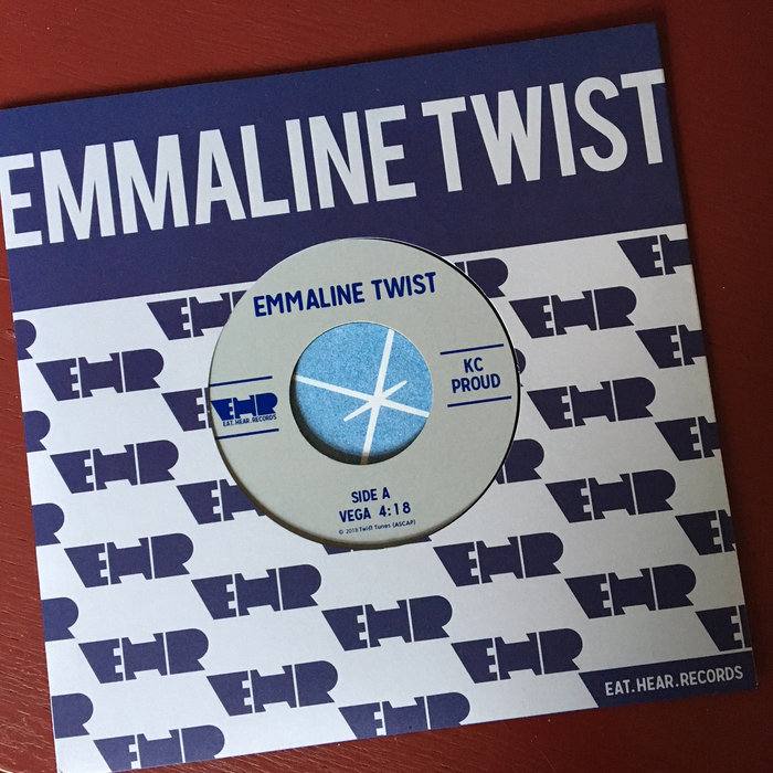 VEGA b/w MOON EYES | Emmaline Twist