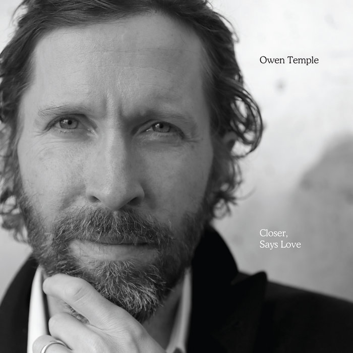 Pochette de Closer, Says Love par Owen Temple