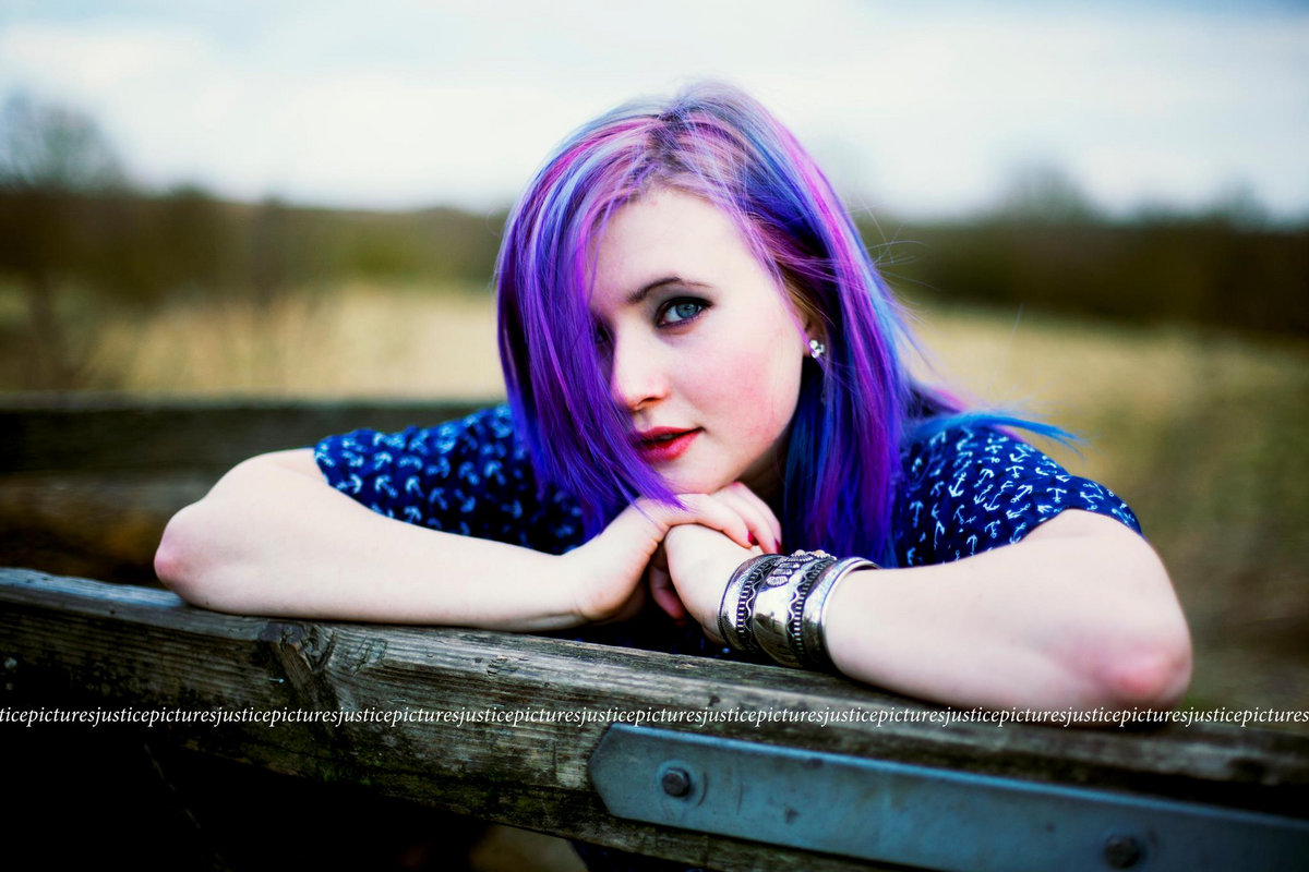 Suzy Fox picture 1