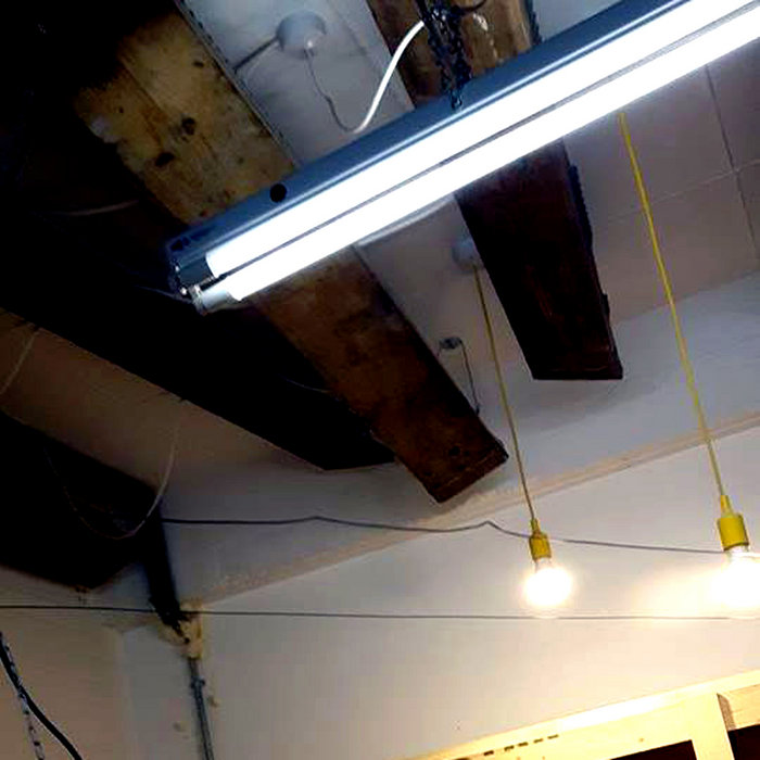 music on a long thin wire (alvin lucier: 1977) @ machines rooms