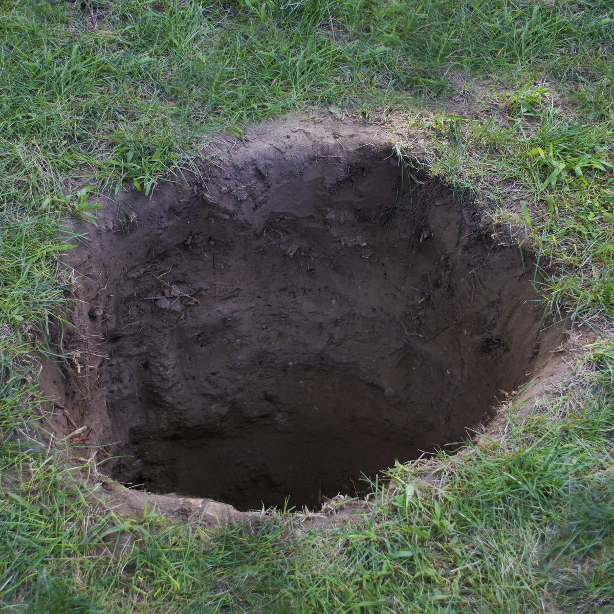 kieran in a hole