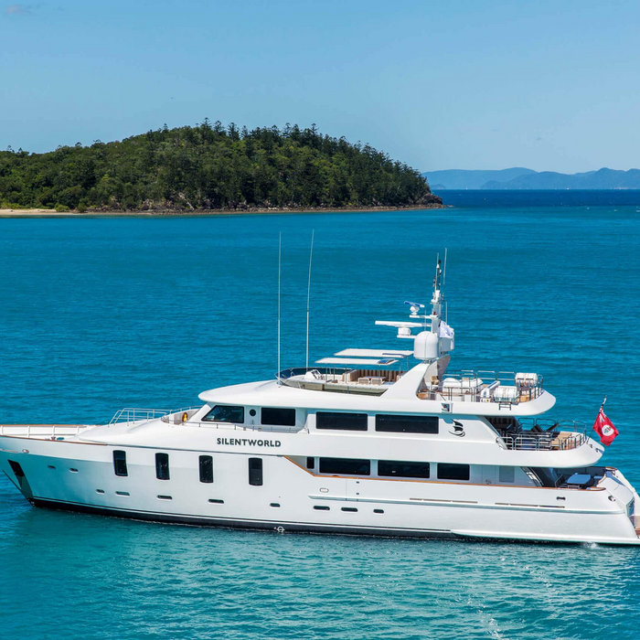 Yacht Charter in French Polynesia Smithdd