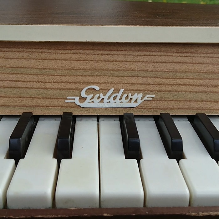 goldon toy piano