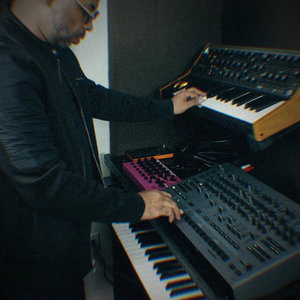 Octave One — 4AM and a TR1000