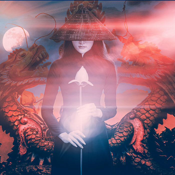 Картина красный дракон и женщина одетая в солнечный свет