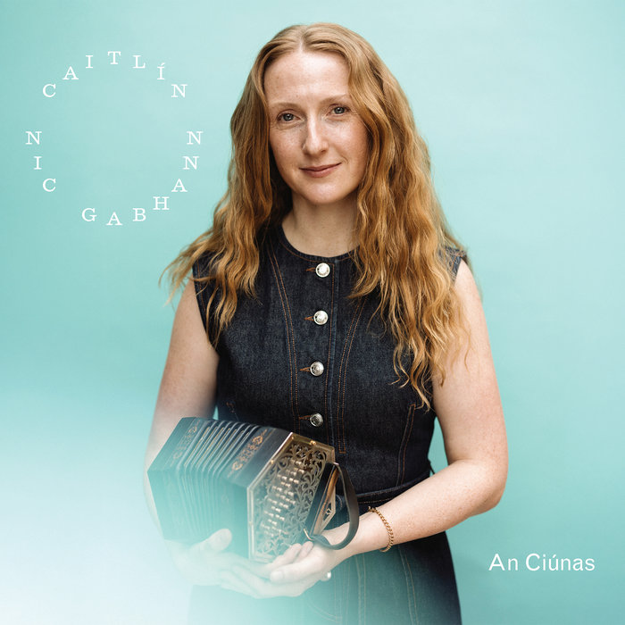 Pochette de An Ciúnas par Caitlín Nic Gabhann