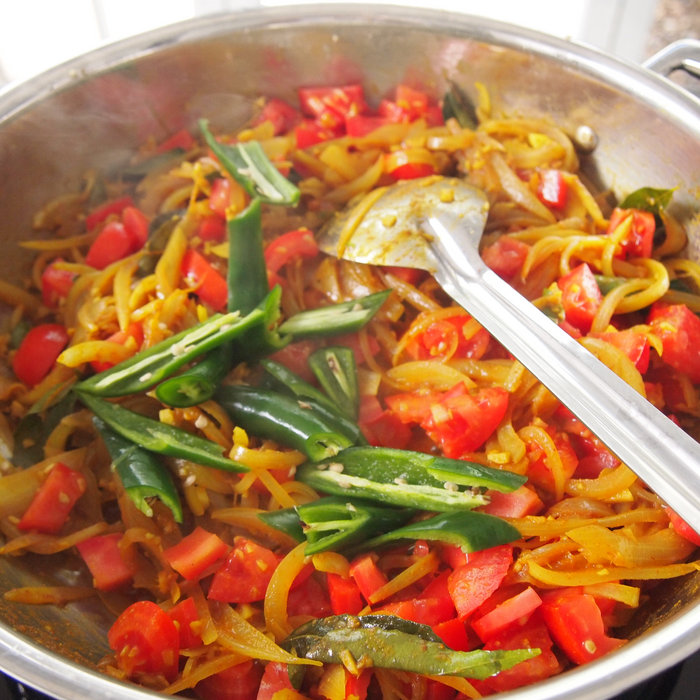 Kerala Beef Ularthiyathu Recipe For Chicken Kadiroza hollcarpamarti