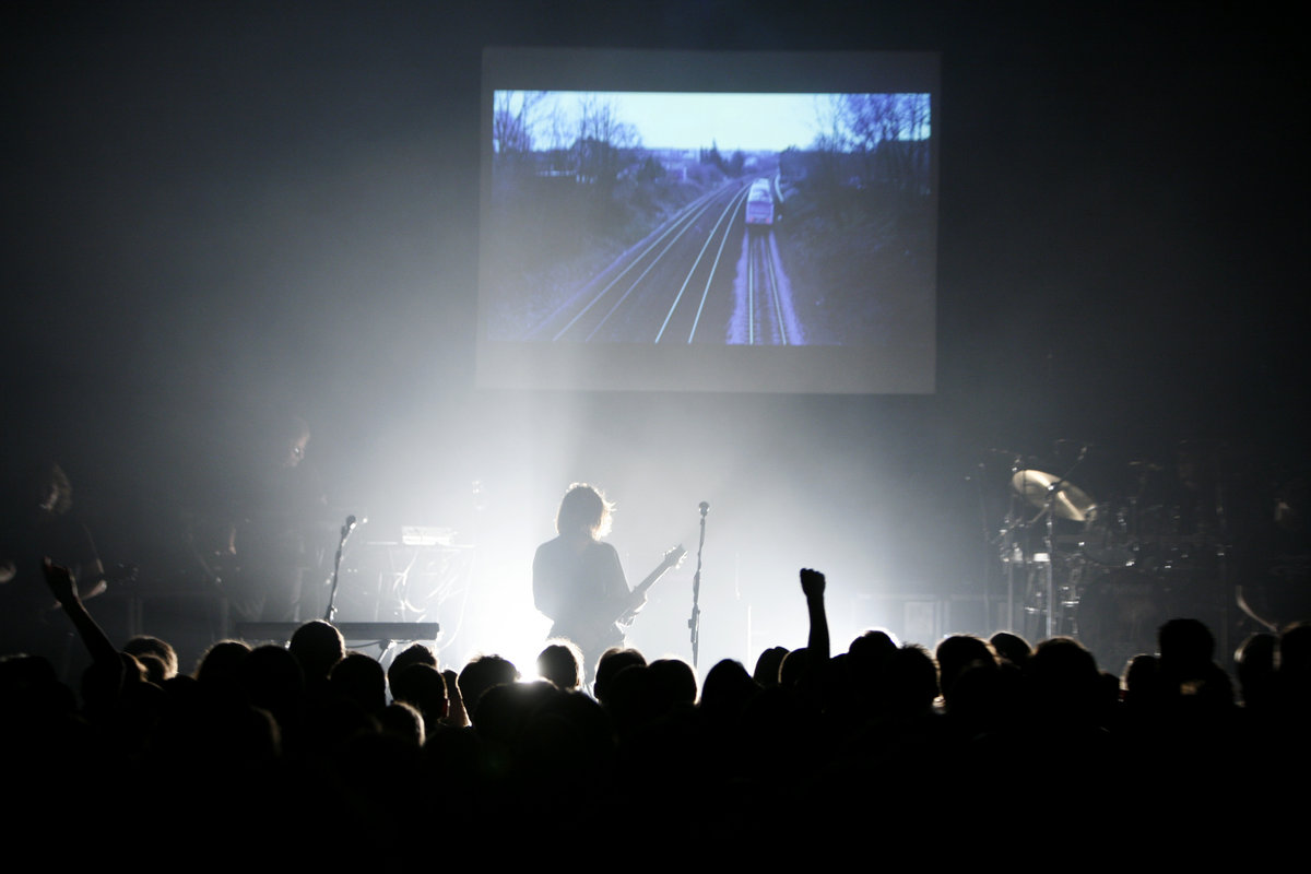 Porcupine tree live. Porcupine tree trains. porcupine tree - harridan (2021). porcupine tree - harridan (2021) сингл cover.