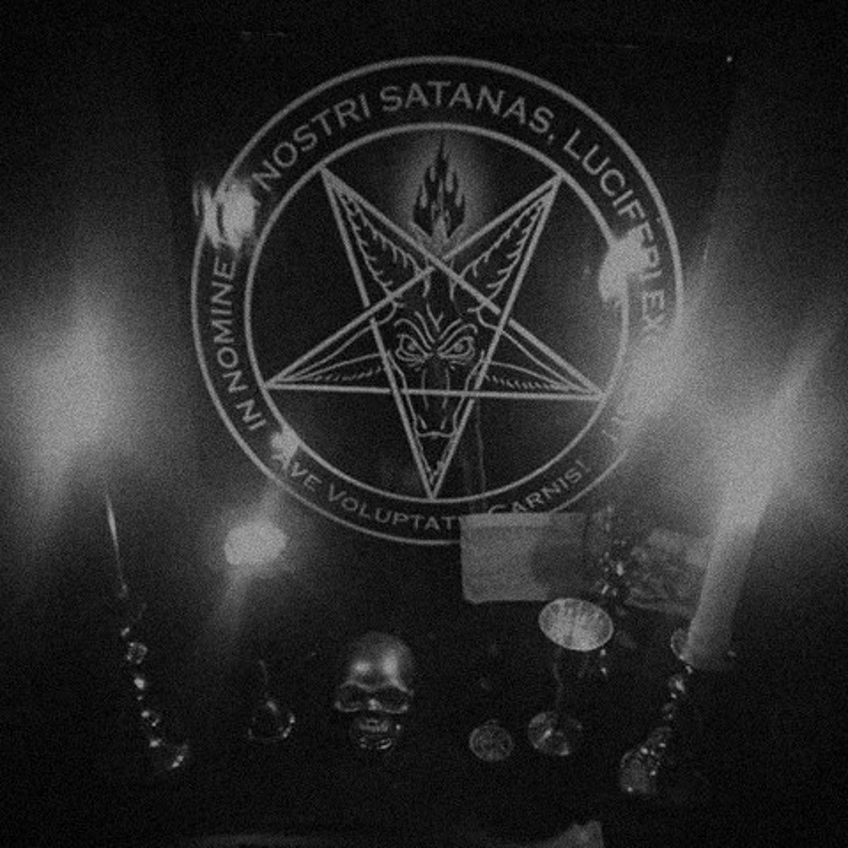 In Nomine Dei Nostri Satanas Luciferi Excelsi Ave Voluptatis Carnis Heksemote in nomine dei nostri satanas luciferi