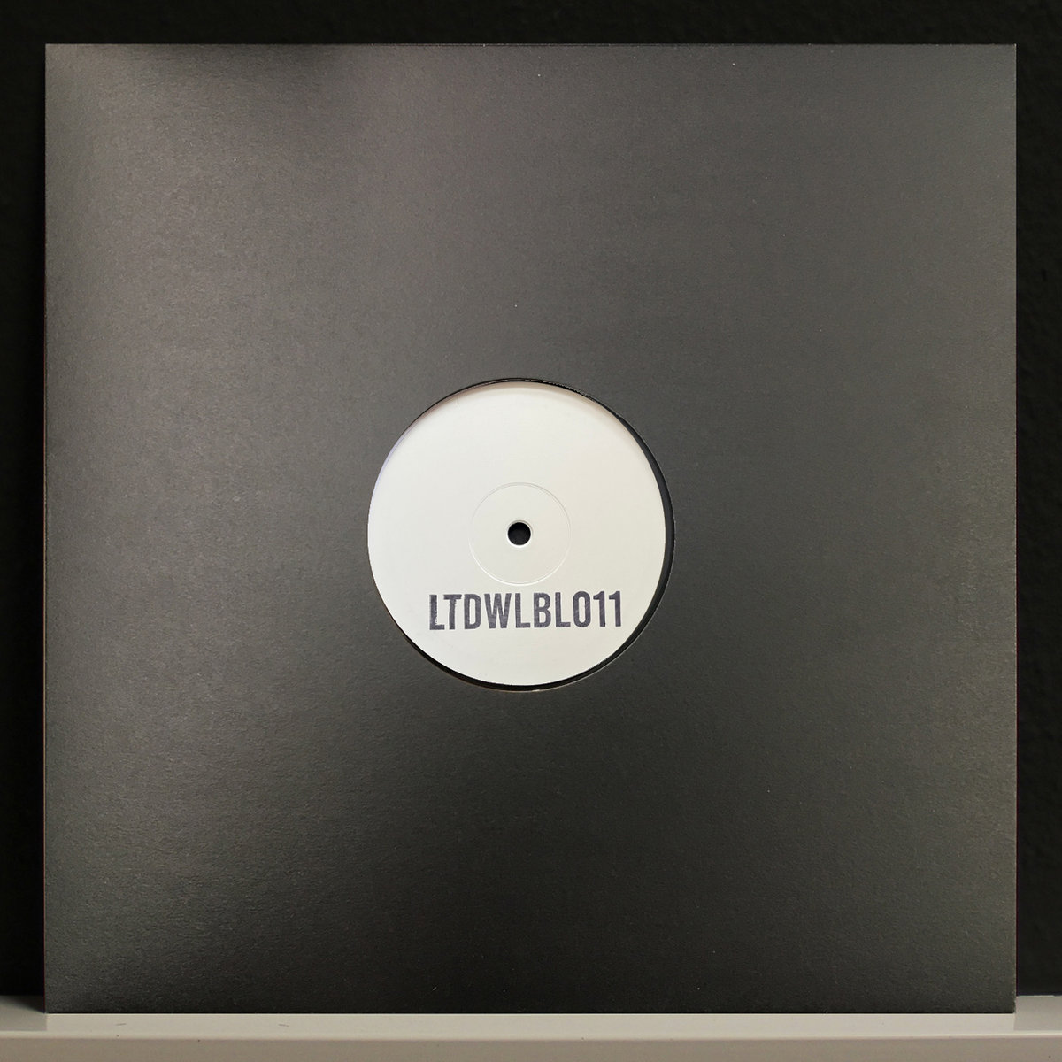LTDWLBL011 | Zachary Berns | Limited White Label