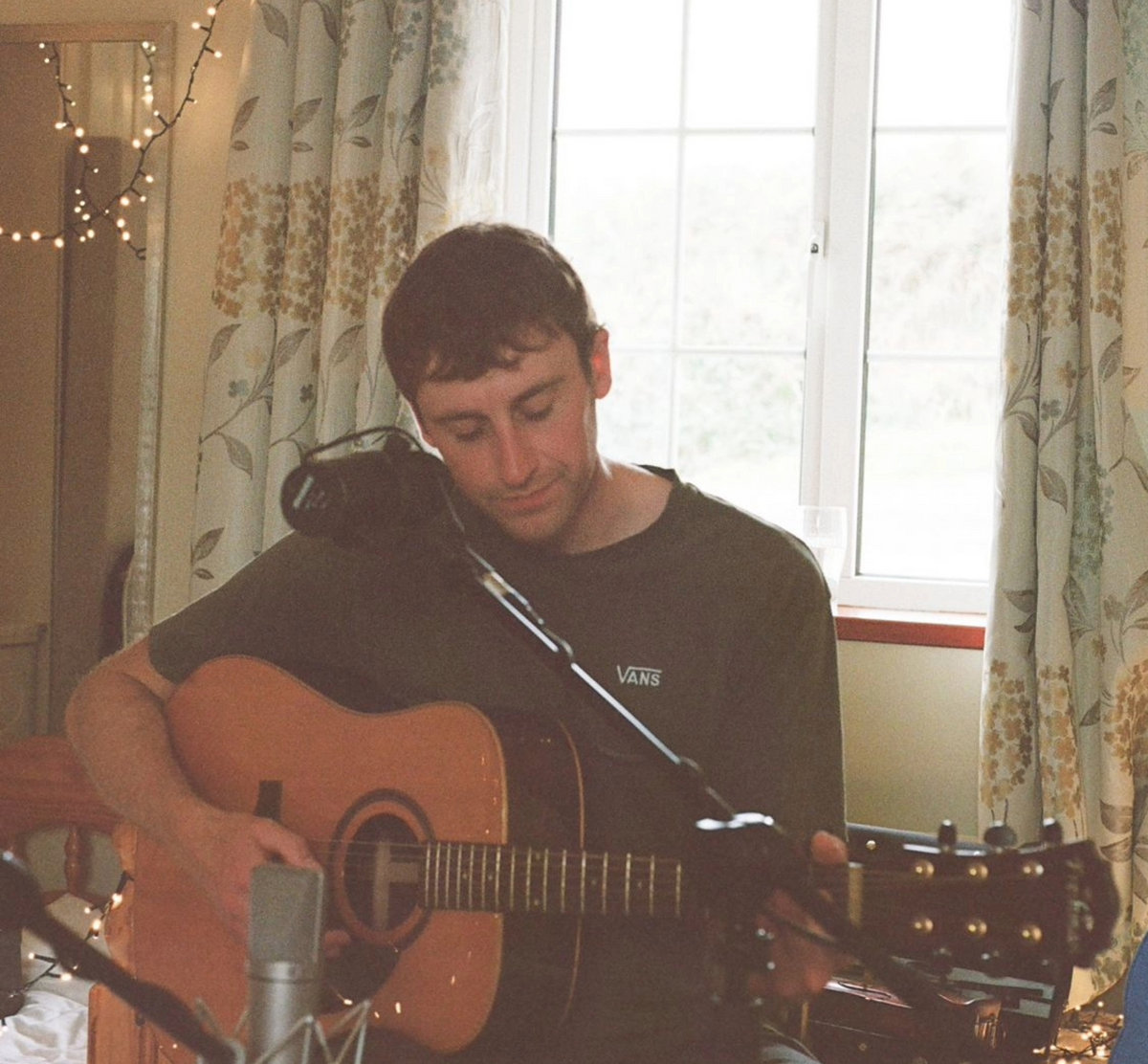 Traces (EP) cover