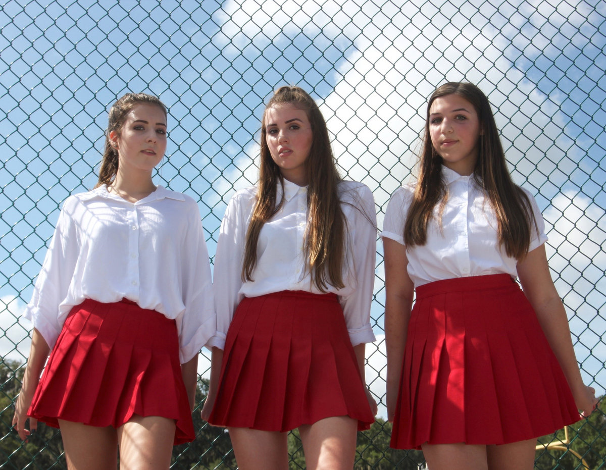 teenage girls demo pom