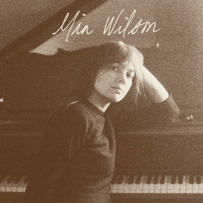 Mia Wilson — Photo