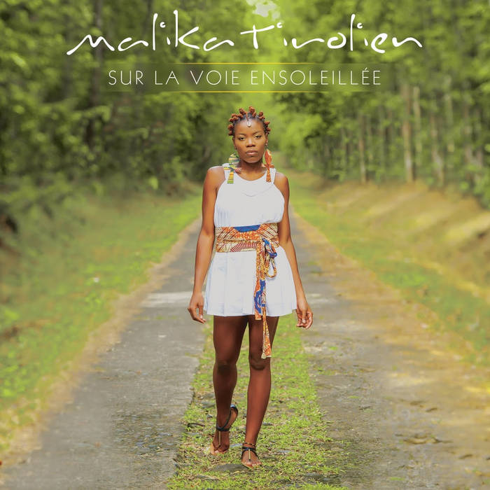 Sur La Voie Ensoleillée
by Malika Tirolien