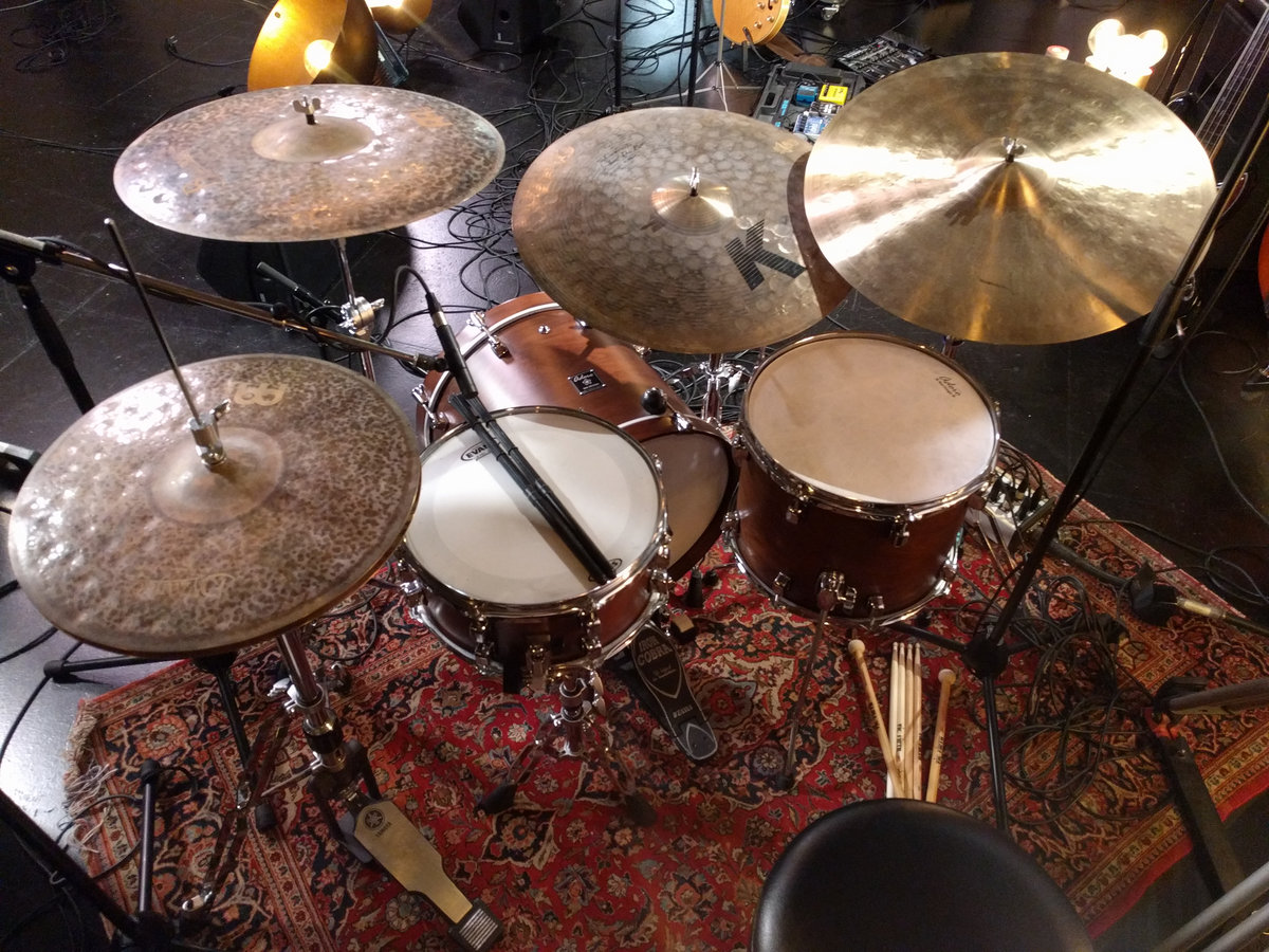 Flow (5/8, 100 bpm, Drumless Electronic Jazz Track) Electronic Jazz