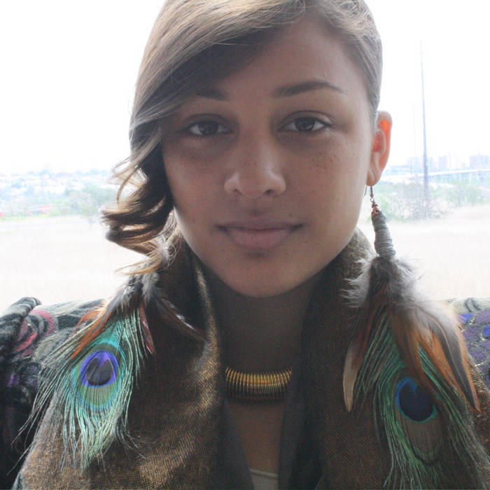 Тревожный взгляд девушки. Meditation глаз. From her eyes. Широко открытые глаза. Глаза девушки.