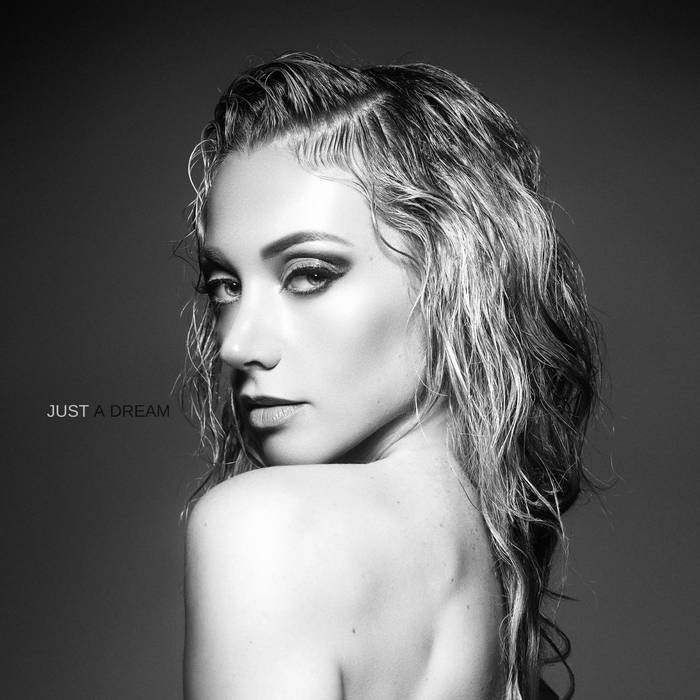 写真集 『One More Minute for Courtney， Please』 絶版洋書 【公式通販】
