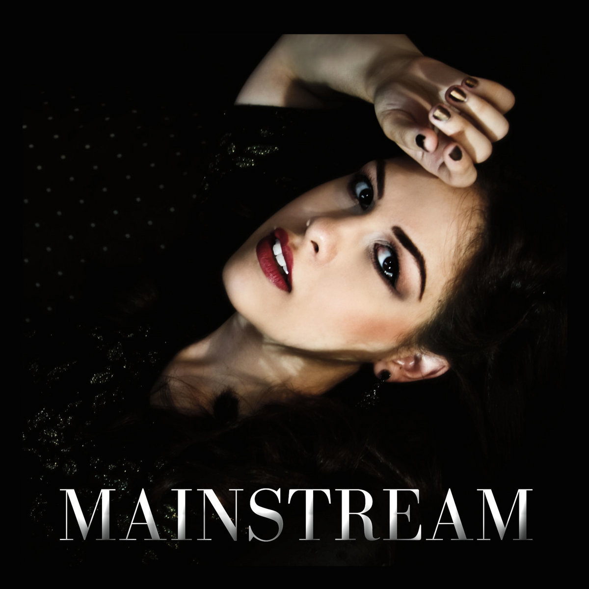 MAINSTREAM Tara Louise